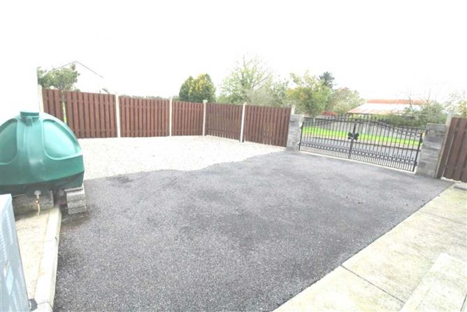 1 Cloonshanville Park, Frenchpark, Co. Roscommon