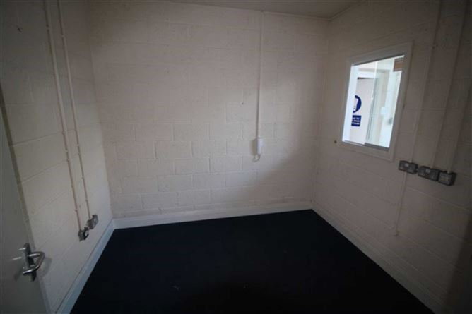 9-10 Beech Logistic Centre Smithstown Business Par, Shannon, County Clare