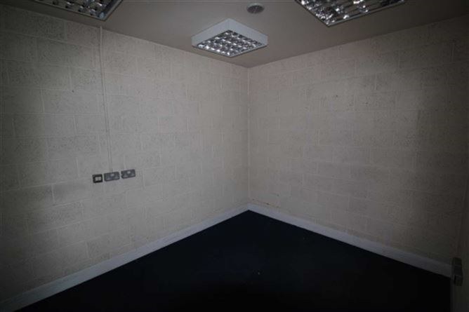 9-10 Beech Logistic Centre Smithstown Business Par, Shannon, County Clare