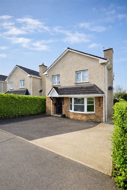 15 The Brambles Classes Lake, Ovens, Cork