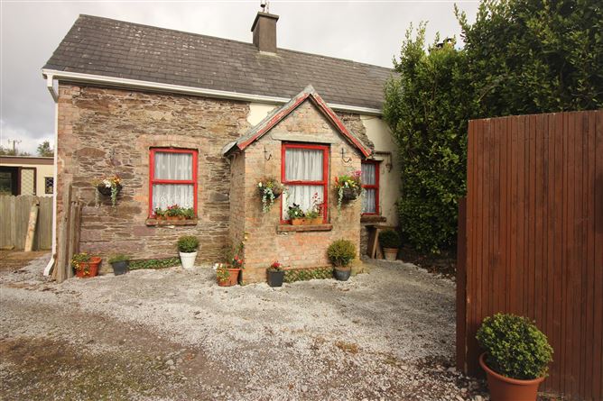 Tay Road Carrignafoy, Cobh, Cork