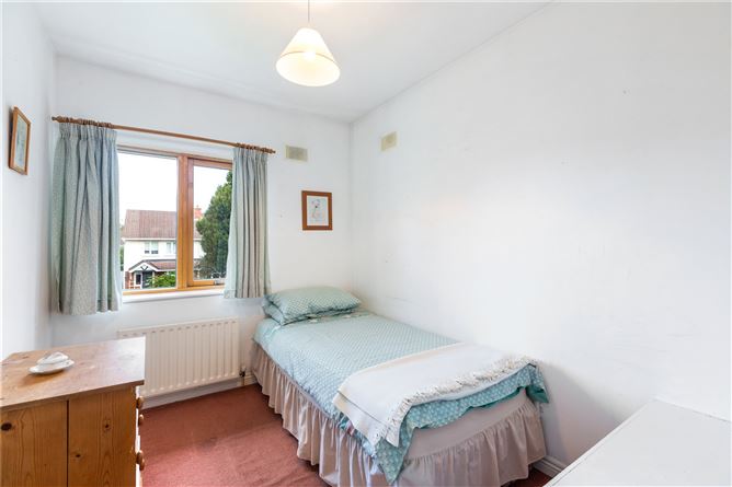 2 Orby Close, The Gallops, Leopardstown, Dublin 18