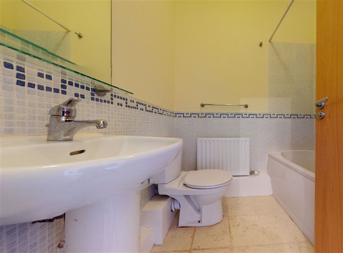 62 East Courtyard, Tullyvale, Cabinteely, Dublin 18