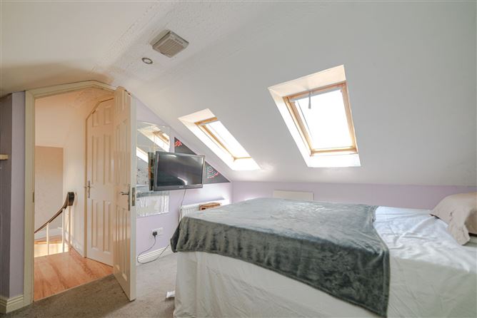 8 Luttrell Park Crescent, Castleknock, Dublin