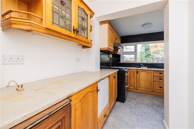 https://photos-a.propertyimages.ie/media/9/8/8/4907889/ff798114-3ade-4020-a0ac-3a39747b76a4_l.jpg