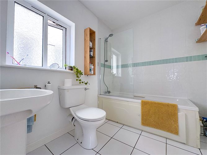43 Cluain Dara, Western Distributor Road, Knocknacarra, Galway