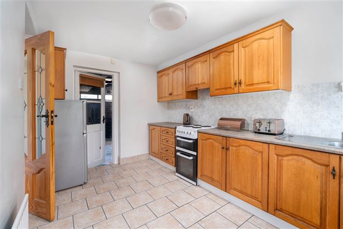 Photo 7 of 28 — 9 Saint Finbar Road, Cabra West, Dublin 7