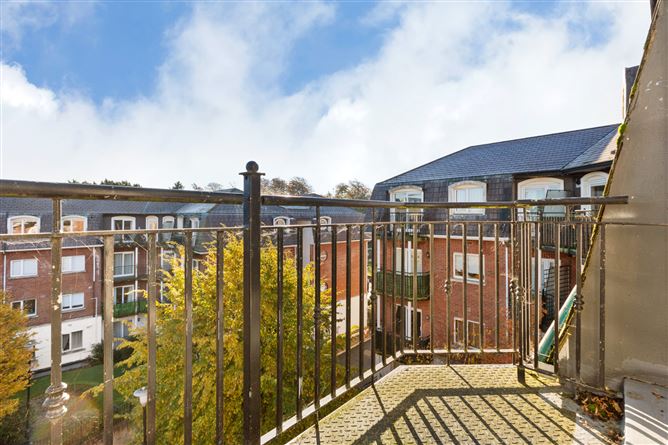 69 Castle Court, Kilgobbin Wood, Sandyford, Dublin 18