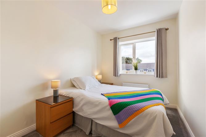 69 Castle Court, Kilgobbin Wood, Sandyford, Dublin 18