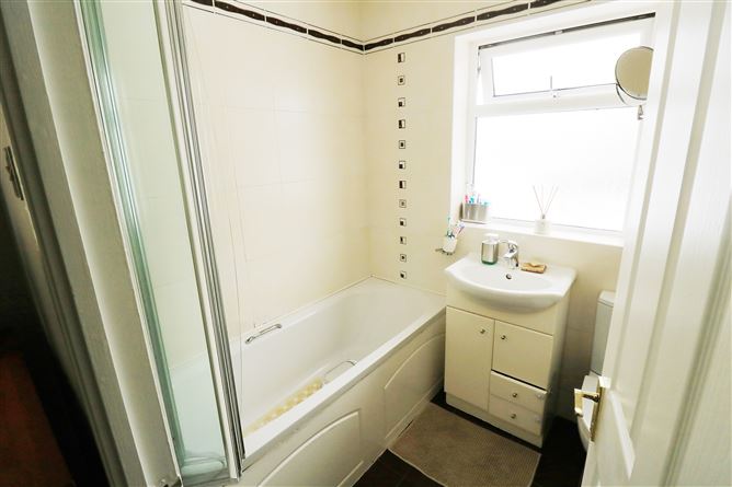 33 Collinswood, Whitehall,   Dublin 9