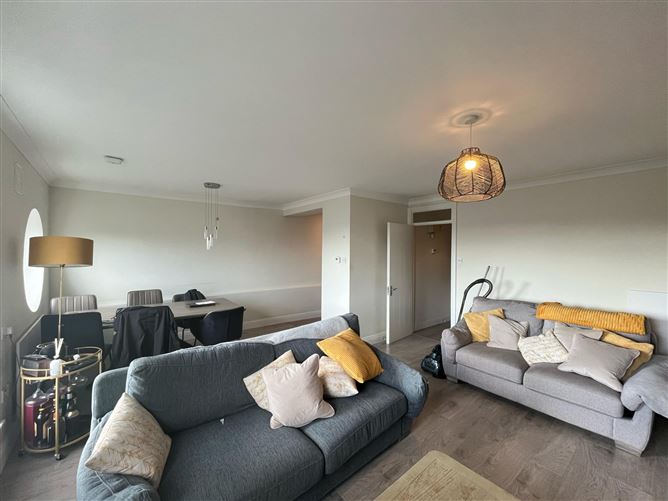 La Rochelle, Christchurch, Dublin 8