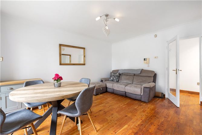 Photo 5 of 9 — 52 Burleigh Court, Burlington Road, Dublin 4