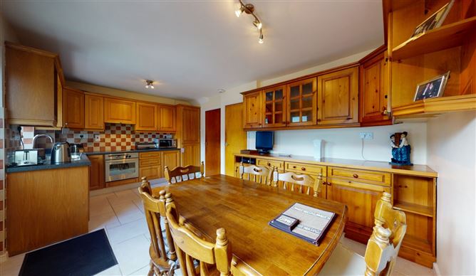 12 Loughlinstown Park, Loughlinstown, Dublin 18