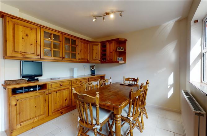 12 Loughlinstown Park, Loughlinstown, Dublin 18
