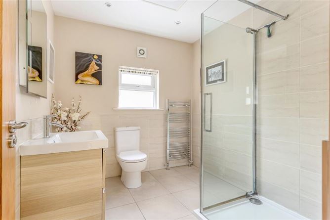 Willo's B&b, 6 Fair View, Leixlip Road, Lucan, Dublin