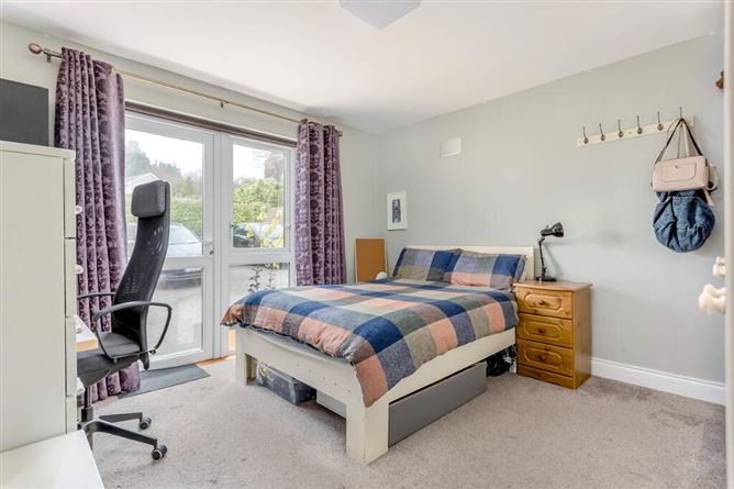 Willo's B&b, 6 Fair View, Leixlip Road, Lucan, Dublin
