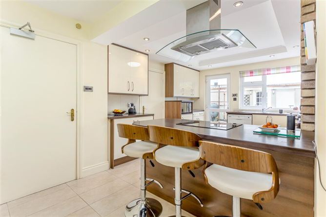 Willo's B&b, 6 Fair View, Leixlip Road, Lucan, Dublin