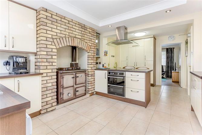 Willo's B&b, 6 Fair View, Leixlip Road, Lucan, Dublin