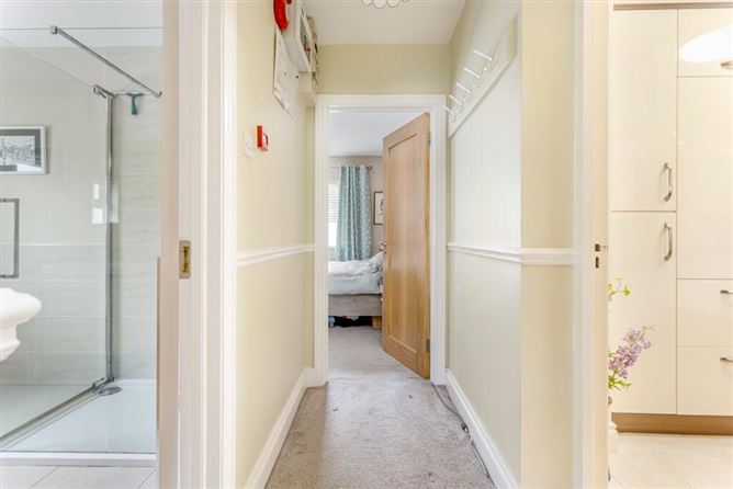 Willo's B&b, 6 Fair View, Leixlip Road, Lucan, Dublin