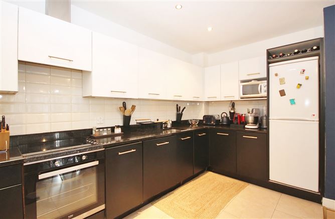 13 Virginia Hall, Tallaght, Dublin 24