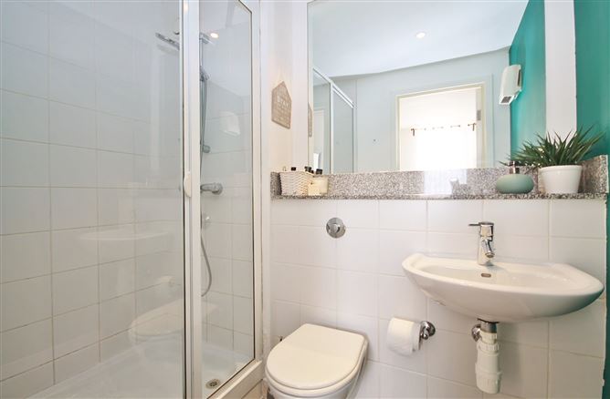 13 Virginia Hall, Tallaght, Dublin 24