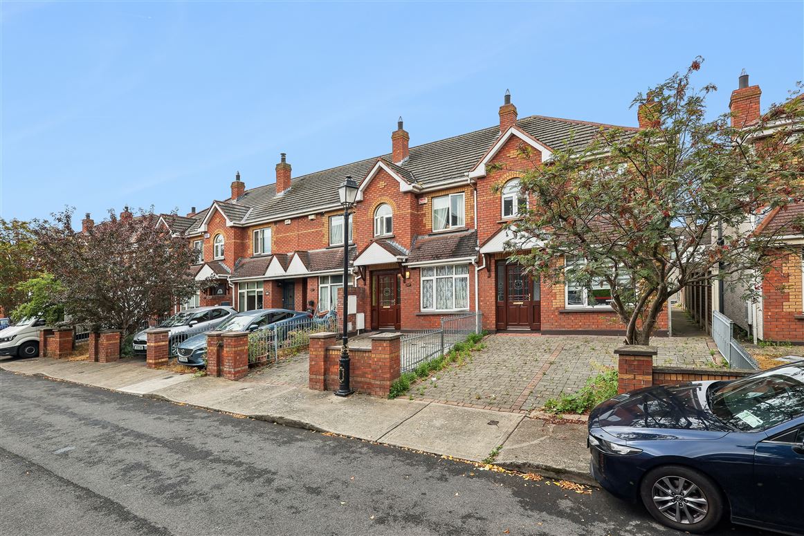 38 The Paddocks, Hybreasal, South Circular Road, Dublin 8