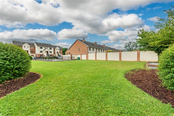 https://photos-a.propertyimages.ie/media/9/9/1/4935199/18c828cf-5b10-4c10-aab9-ac2816f89dd3_l.jpg
