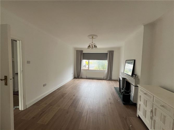 8 Marine Court, Glenageary, Co. Dublin
