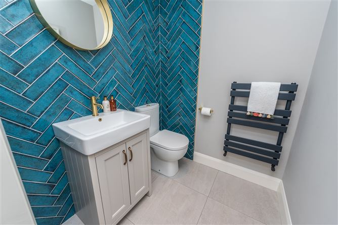 https://photos-a.propertyimages.ie/media/9/9/1/4940199/78bc6fdf-da79-41ce-9a7c-e7f1c595987a_l.jpg