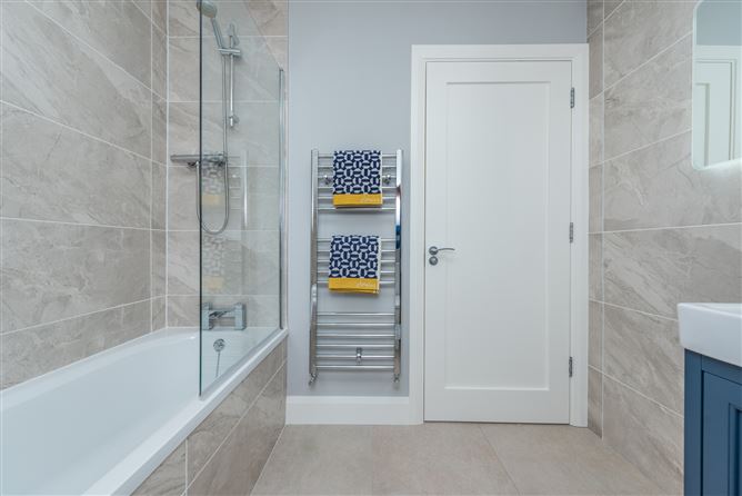 https://photos-a.propertyimages.ie/media/9/9/1/4940199/78bc6fdf-da79-41ce-9a7c-e7f1c595987a_l.jpg