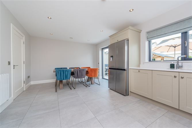 https://photos-a.propertyimages.ie/media/9/9/1/4940199/78bc6fdf-da79-41ce-9a7c-e7f1c595987a_l.jpg