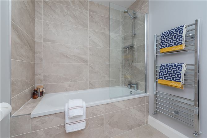https://photos-a.propertyimages.ie/media/9/9/1/4940199/78bc6fdf-da79-41ce-9a7c-e7f1c595987a_l.jpg