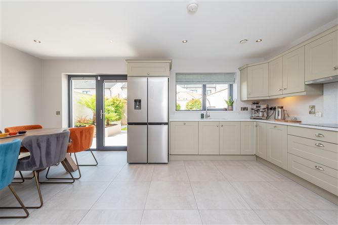 https://photos-a.propertyimages.ie/media/9/9/1/4940199/78bc6fdf-da79-41ce-9a7c-e7f1c595987a_l.jpg