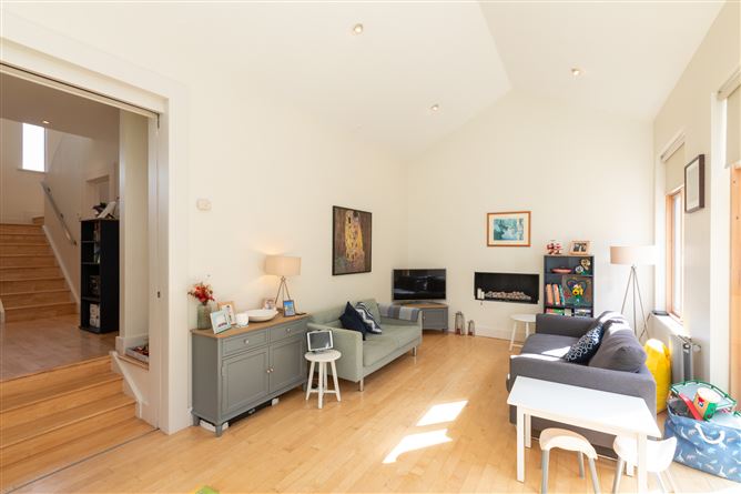 Cabo, Marine Court, , Sandycove, County Dublin