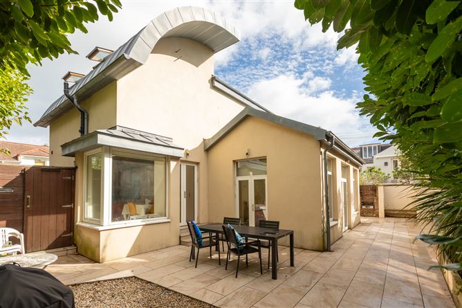 Cabo, Marine Court, , Sandycove, County Dublin