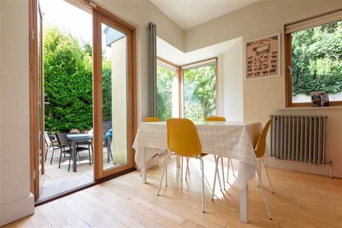 Cabo, Marine Court, , Sandycove, County Dublin