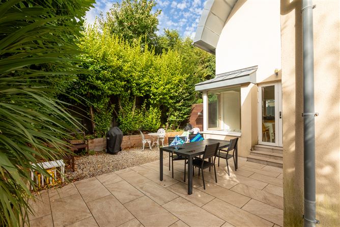 Cabo, Marine Court, , Sandycove, County Dublin