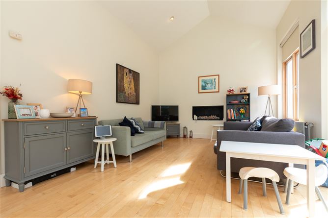 Cabo, Marine Court, , Sandycove, County Dublin