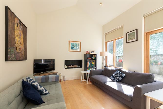 Cabo, Marine Court, , Sandycove, County Dublin