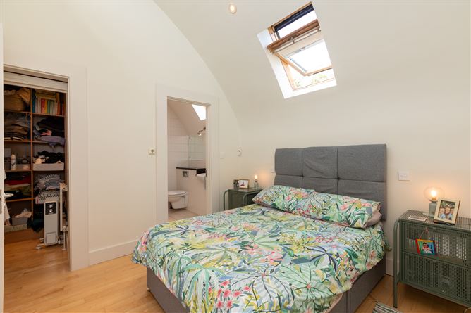 Cabo, Marine Court, , Sandycove, County Dublin