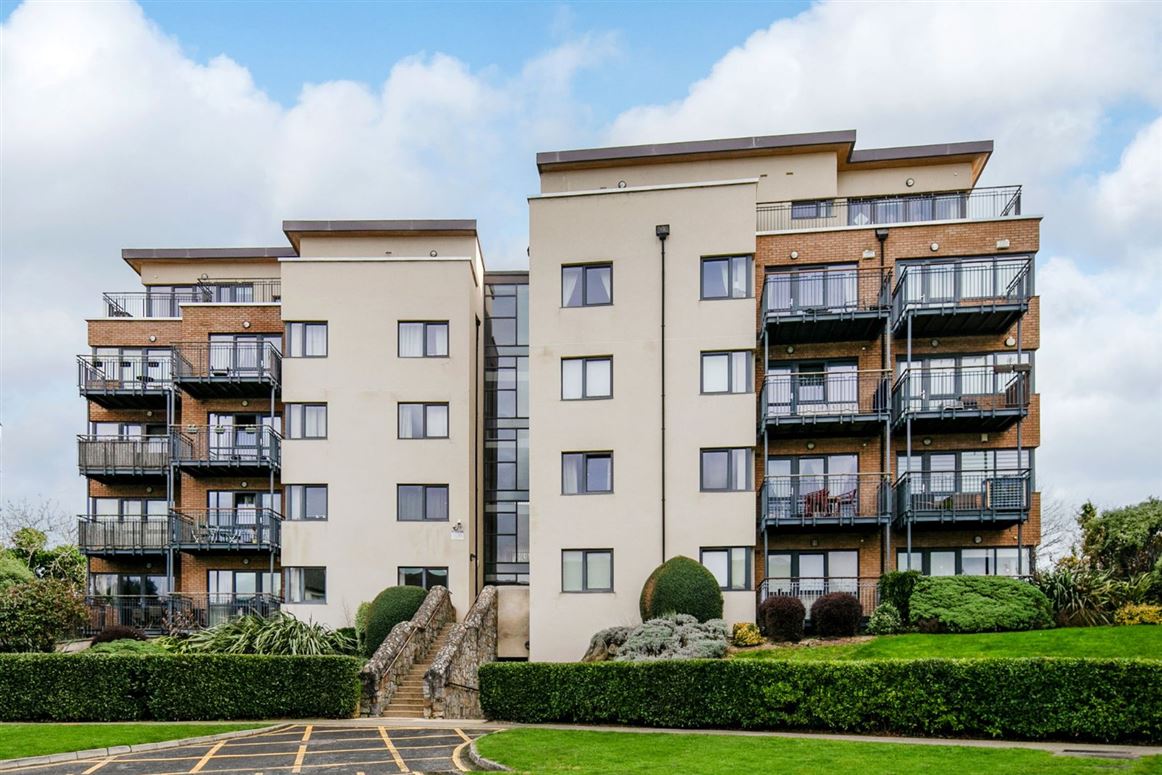 29 The Crescent, Carrickmines, Dublin 18