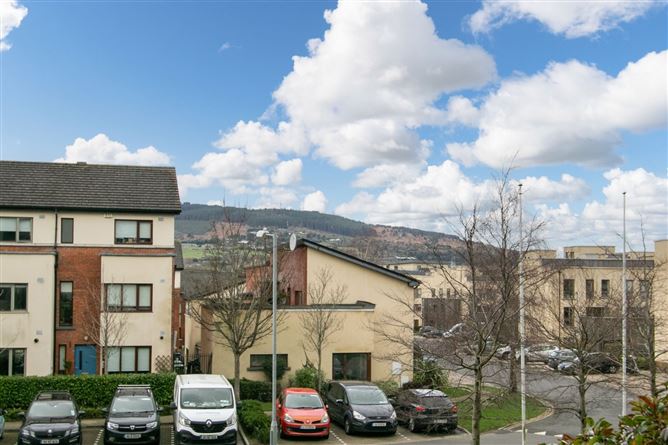 29 The Crescent, Carrickmines, Dublin 18