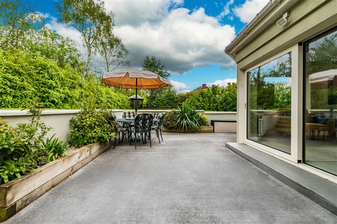 https://photos-a.propertyimages.ie/media/9/9/1/4998199/4bd41e60-927b-4ad0-a596-adc7f603763b_l.jpg