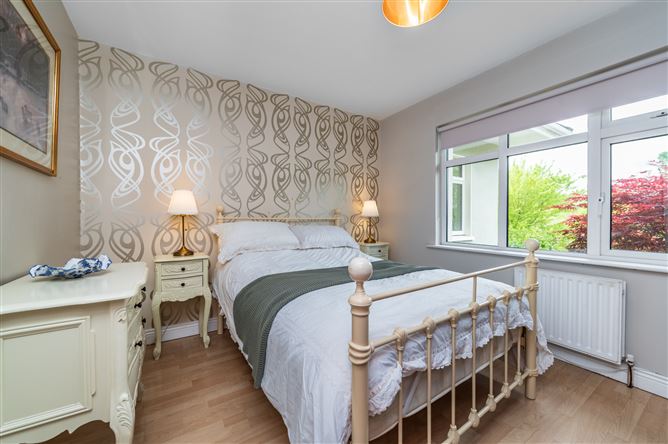 https://photos-a.propertyimages.ie/media/9/9/1/4998199/4bd41e60-927b-4ad0-a596-adc7f603763b_l.jpg