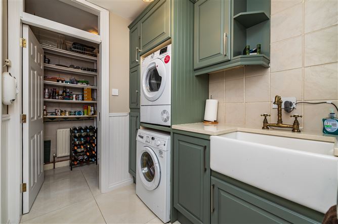 https://photos-a.propertyimages.ie/media/9/9/1/4998199/4bd41e60-927b-4ad0-a596-adc7f603763b_l.jpg