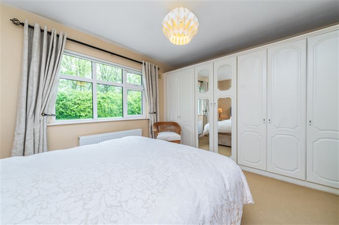 https://photos-a.propertyimages.ie/media/9/9/1/4998199/4bd41e60-927b-4ad0-a596-adc7f603763b_l.jpg