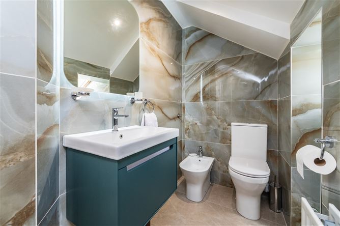 https://photos-a.propertyimages.ie/media/9/9/1/4998199/4bd41e60-927b-4ad0-a596-adc7f603763b_l.jpg