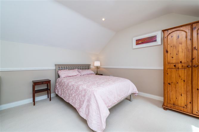 https://photos-a.propertyimages.ie/media/9/9/1/4998199/4bd41e60-927b-4ad0-a596-adc7f603763b_l.jpg