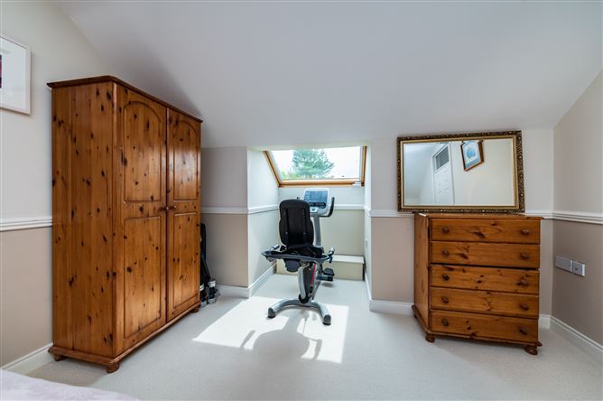 https://photos-a.propertyimages.ie/media/9/9/1/4998199/4bd41e60-927b-4ad0-a596-adc7f603763b_l.jpg