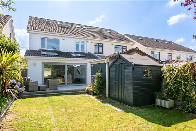https://photos-a.propertyimages.ie/media/9/9/1/5021199/08190965-70b0-4fa7-aa48-ea2b49ec4223_l.jpg